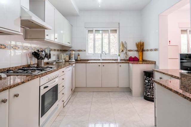 5 camera da letto Villa in vendita in Altea con piscina garage - 550.000 € (Rif: 9950780)
