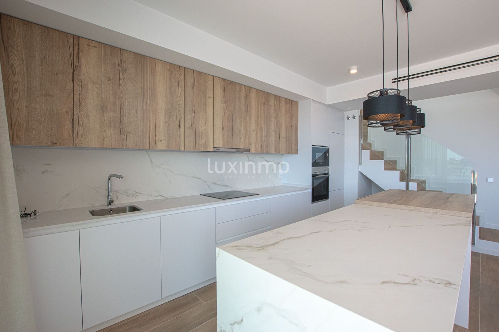 Penthouse de 3 chambres à louer à Finestrat avec piscine garage - 3 000 € (Ref: 9953291)
