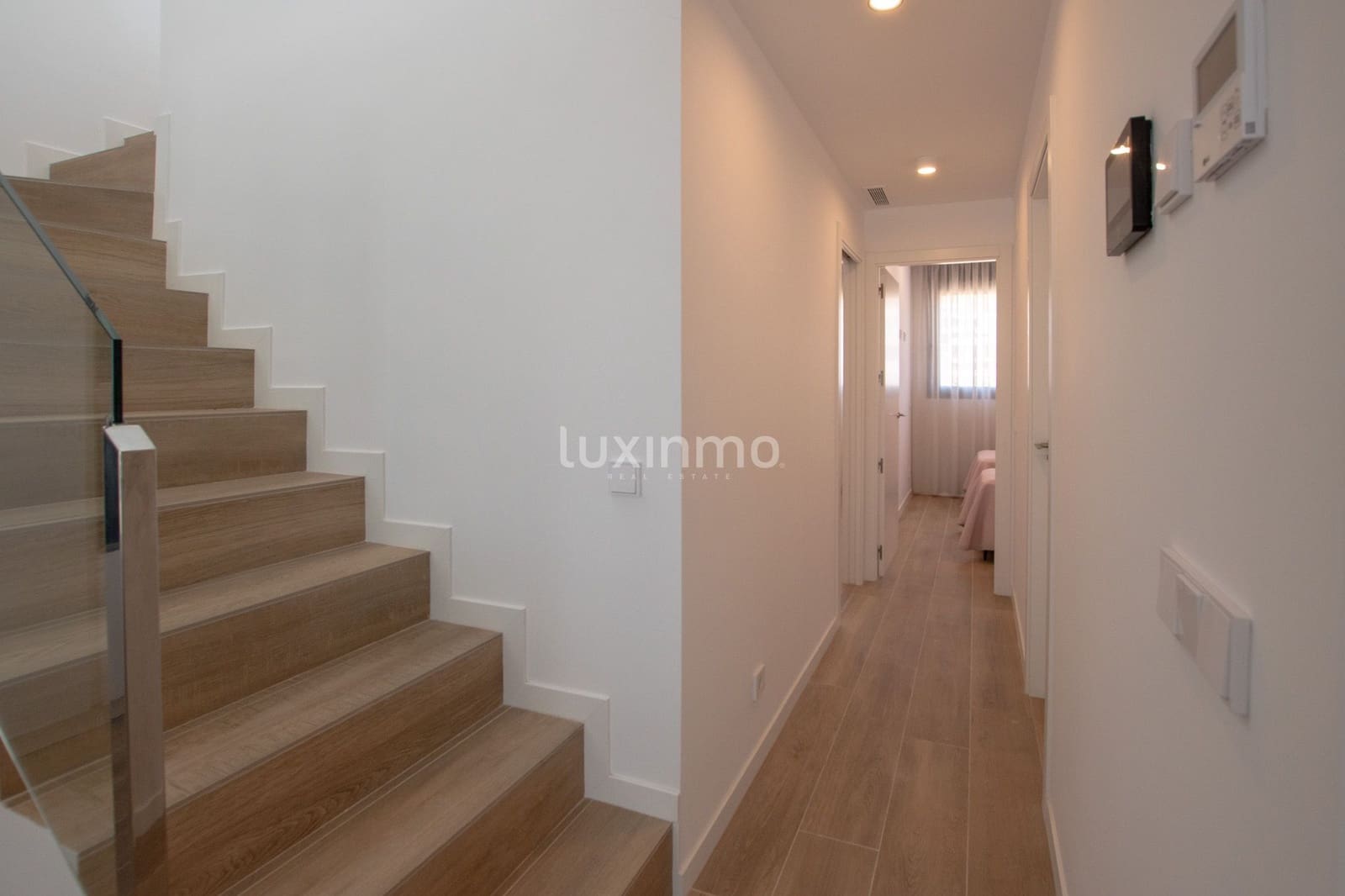 Penthouse de 3 chambres à louer à Finestrat avec piscine garage - 3 000 € (Ref: 9953291)