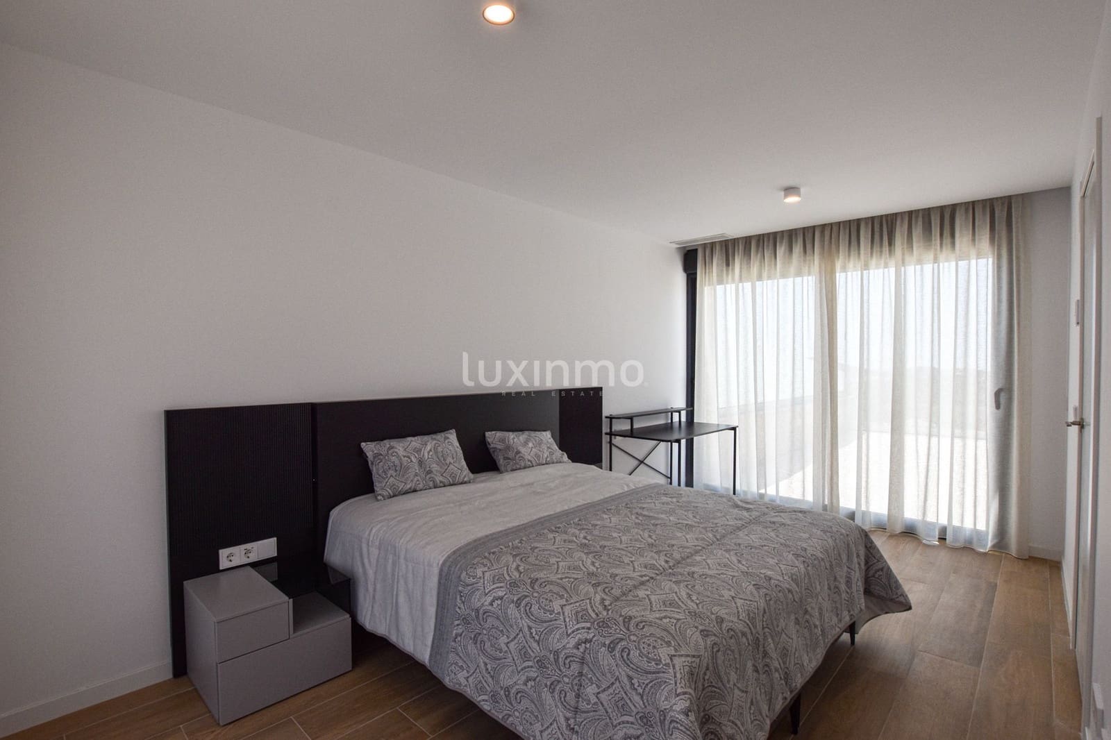 Penthouse de 3 chambres à louer à Finestrat avec piscine garage - 3 000 € (Ref: 9953291)