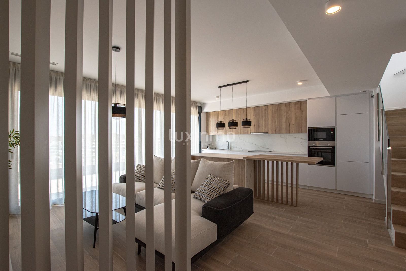 Penthouse de 3 chambres à louer à Finestrat avec piscine garage - 3 000 € (Ref: 9953291)