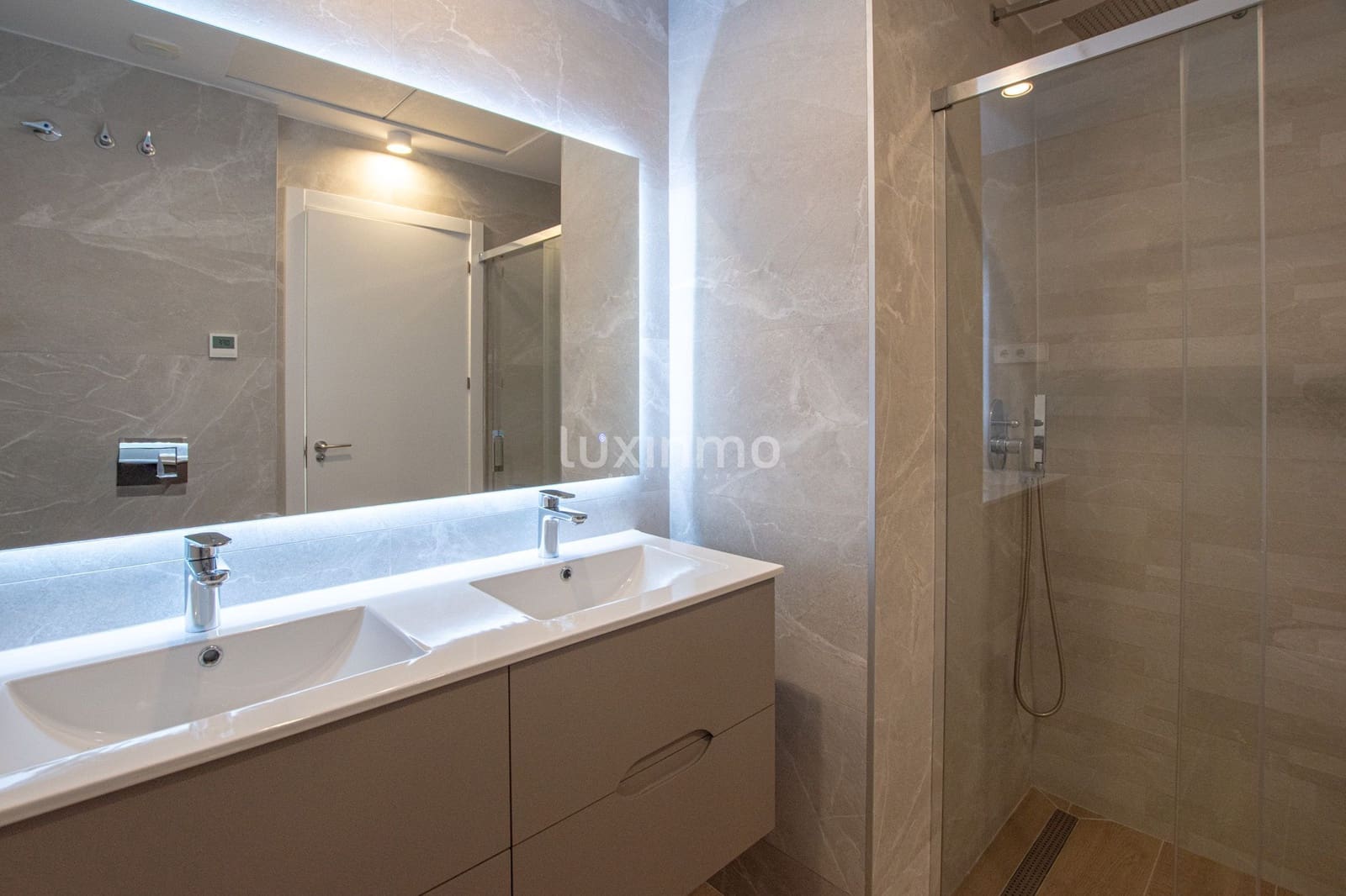Penthouse de 3 chambres à louer à Finestrat avec piscine garage - 3 000 € (Ref: 9953291)