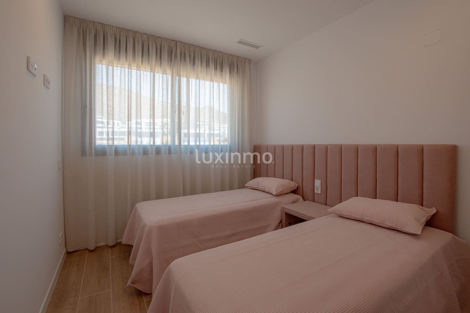 Penthouse de 3 chambres à louer à Finestrat avec piscine garage - 3 000 € (Ref: 9953291)