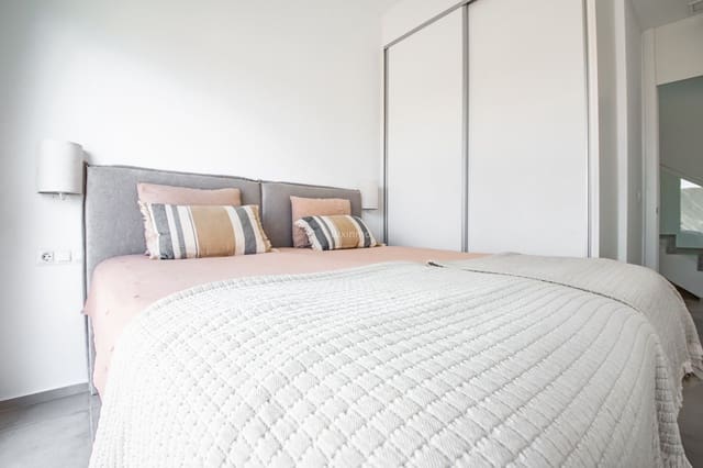 3 quarto Moradia para arrendar em Finestrat com piscina garagem - 3 600 € (Ref: 9970888)