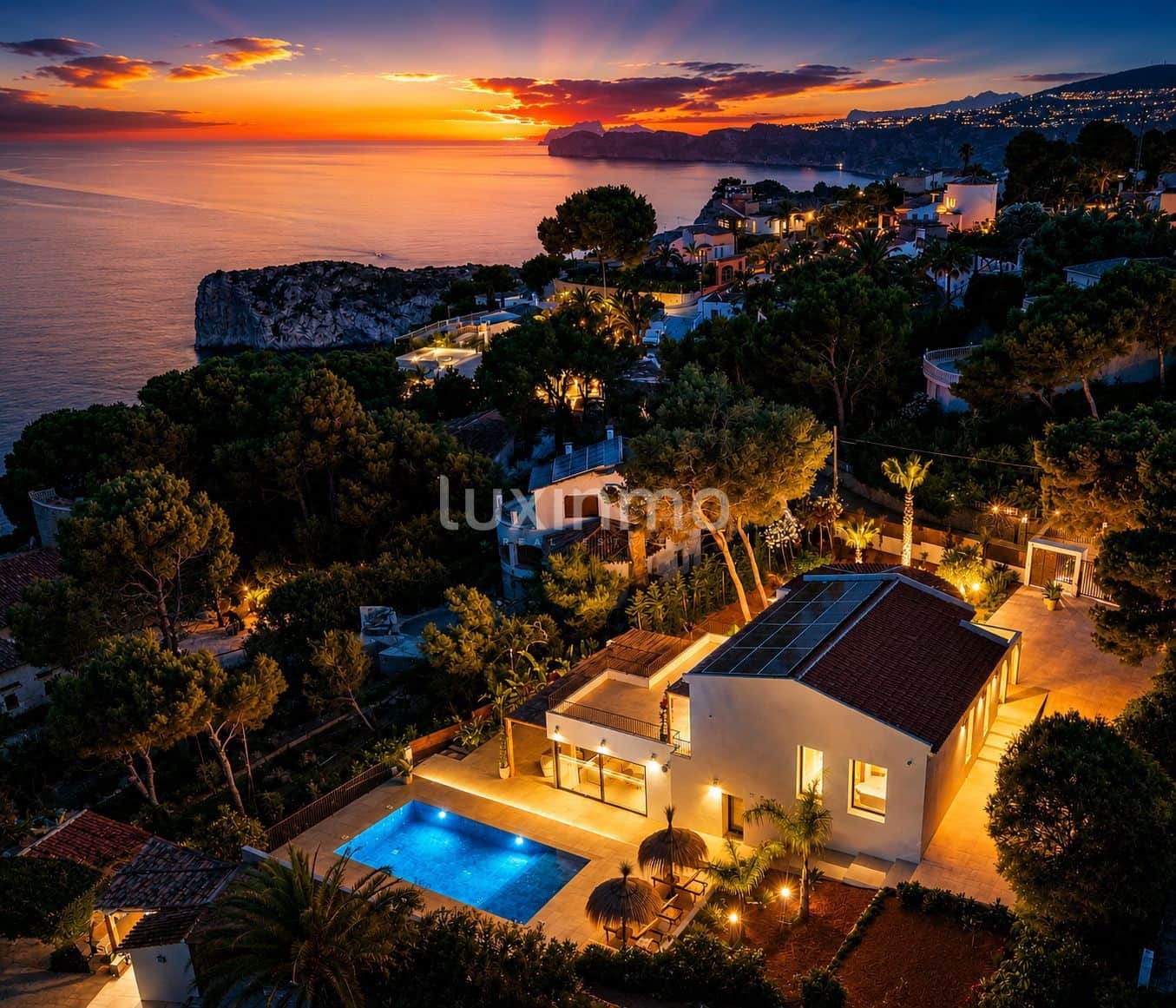 4 sypialnia Willa na sprzedaż w Javea / Xabia z basenem garażem - 1 980 000 € (Ref: 9985851)