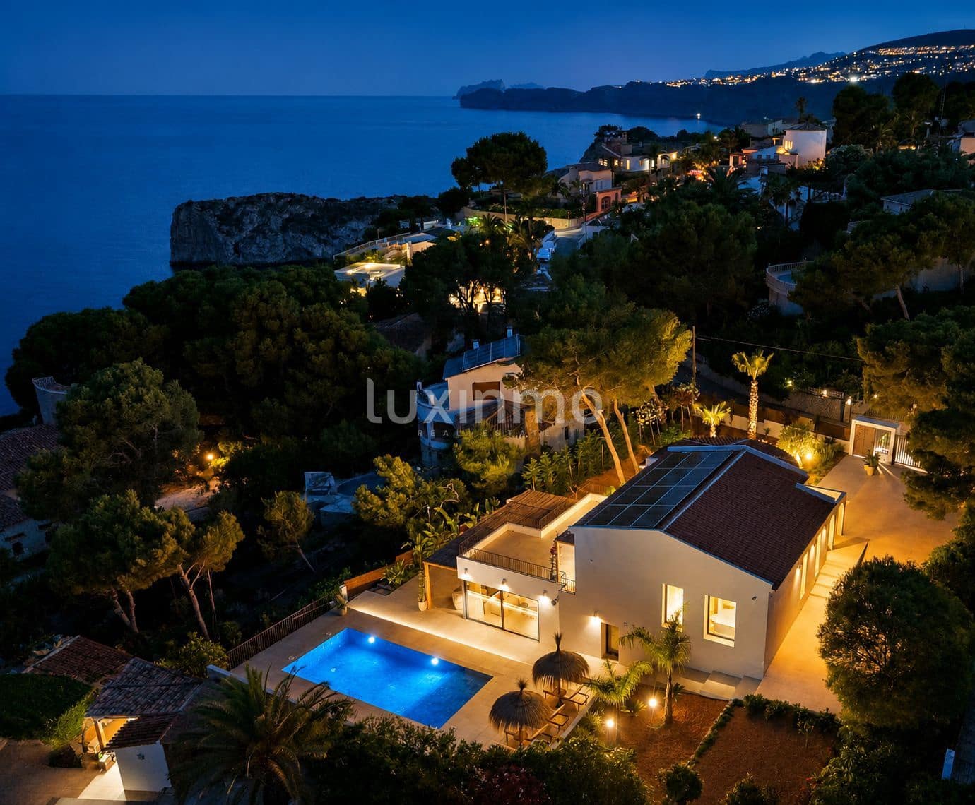 4 sypialnia Willa na sprzedaż w Javea / Xabia z basenem garażem - 1 980 000 € (Ref: 9985851)