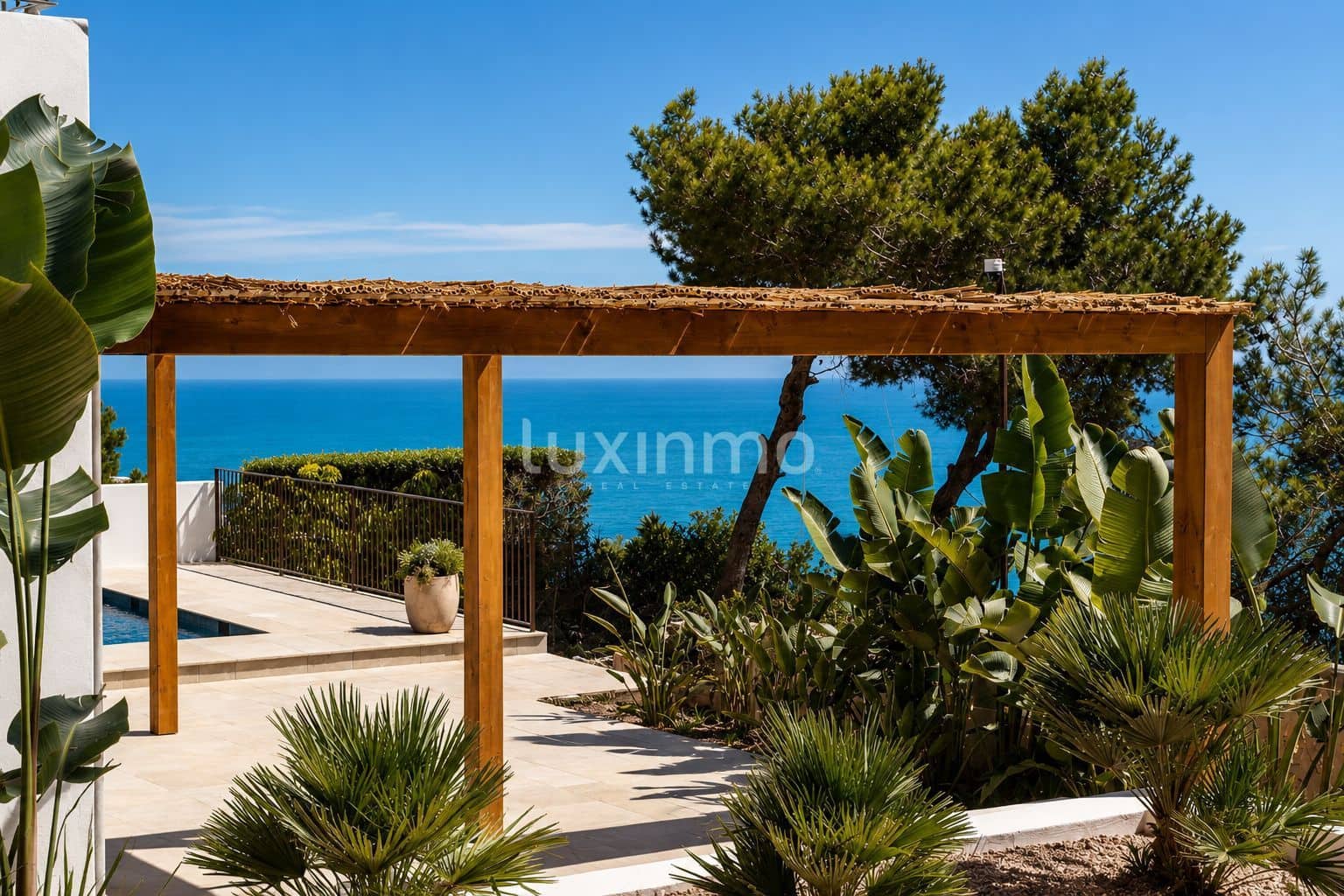 4 sypialnia Willa na sprzedaż w Javea / Xabia z basenem garażem - 1 980 000 € (Ref: 9985851)