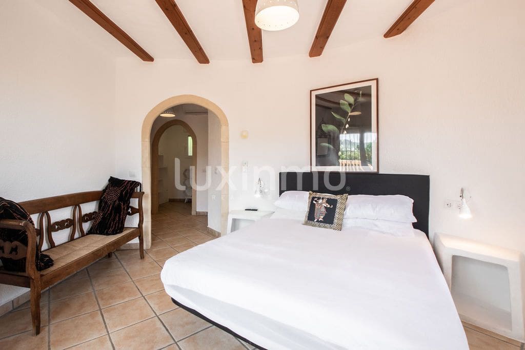 4 soveværelse Villa til salg i Javea / Xabia med swimmingpool garage - € 950.000 (Ref: 9989893)