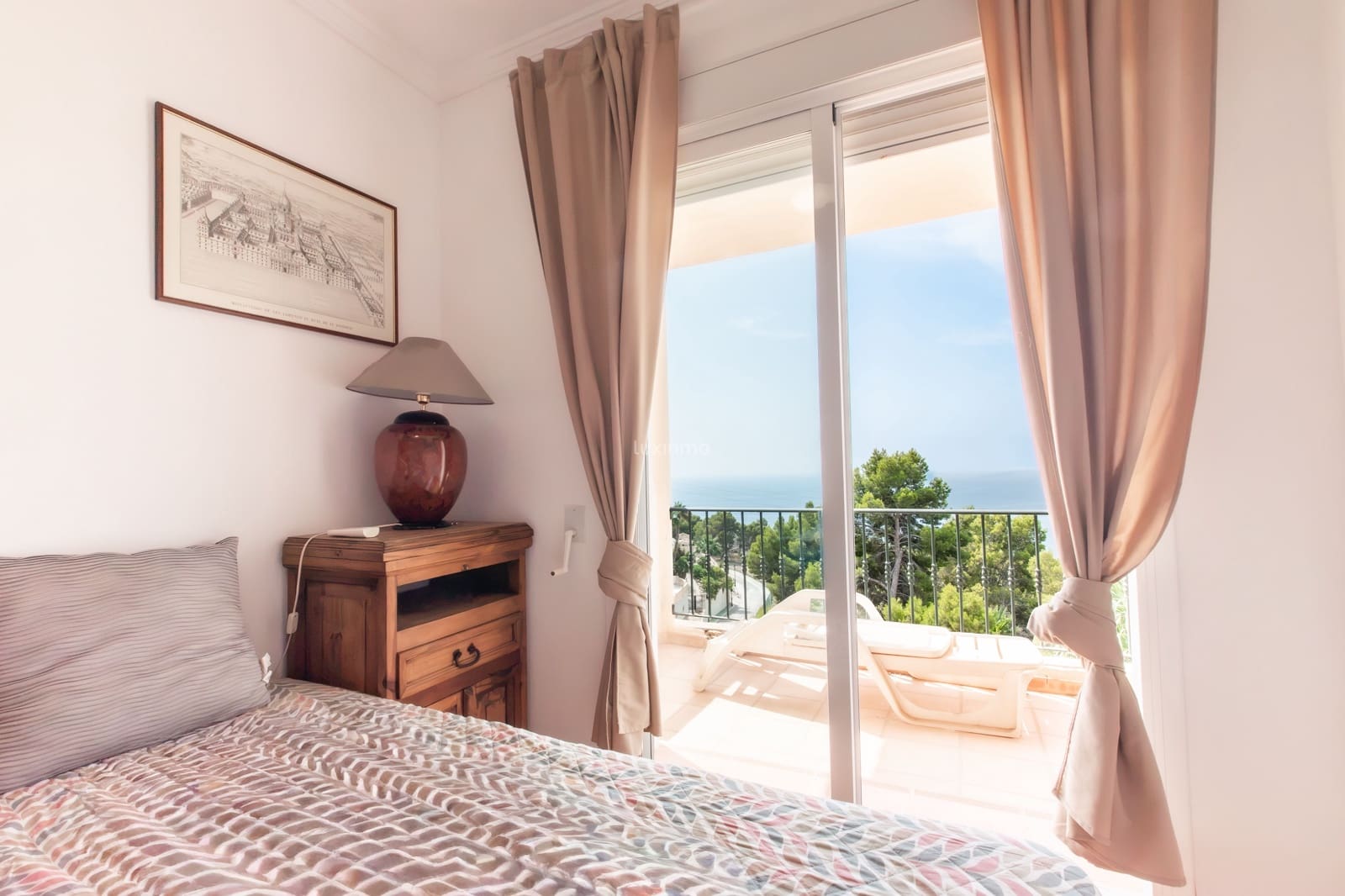 6 bedroom Villa for sale in Altea with pool garage - € 780,000 (Ref: 9999304)
