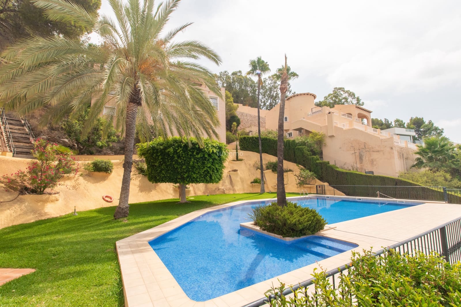 6 bedroom Villa for sale in Altea with pool garage - € 780,000 (Ref: 9999304)