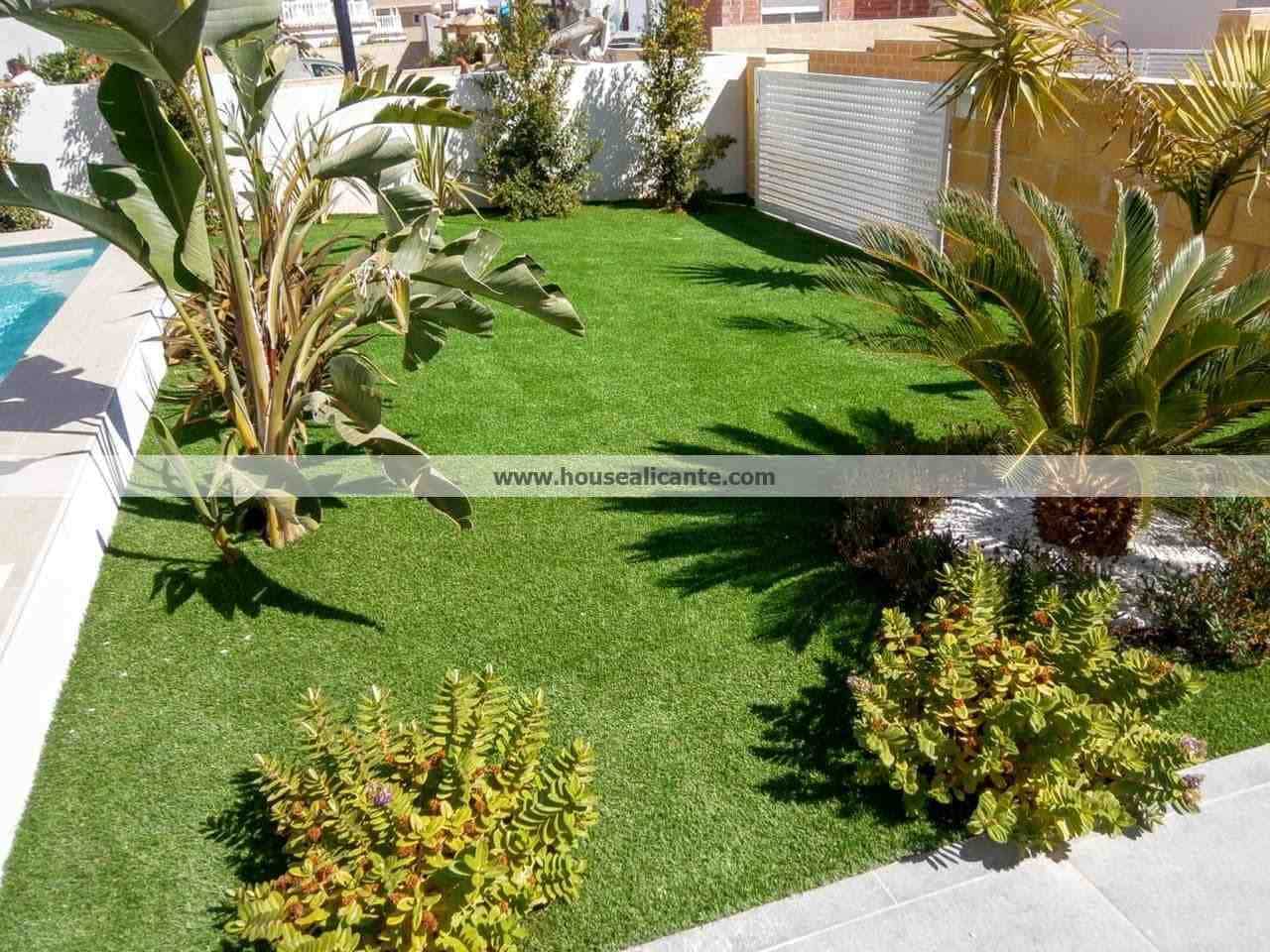 4 bedroom Villa for sale in Santa Pola with pool garage - € 435,000 (Ref: 9640563)