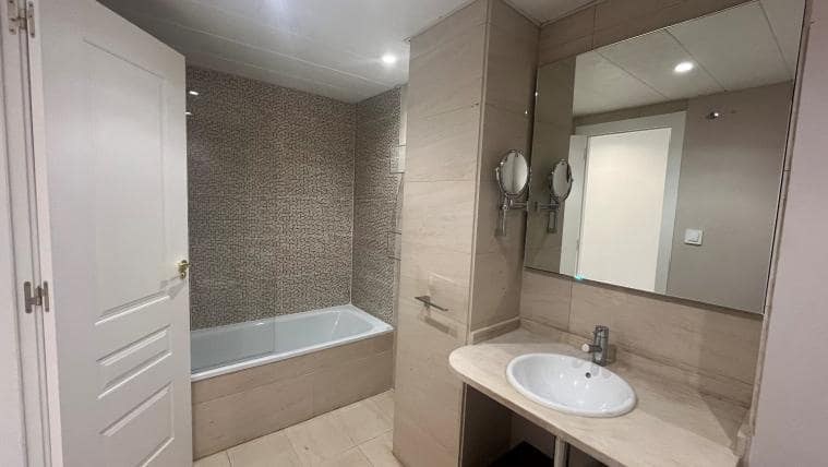 4 soverom Leilighet til salgs i Alicante by med garasje - € 740 000 (Ref: 9640568)