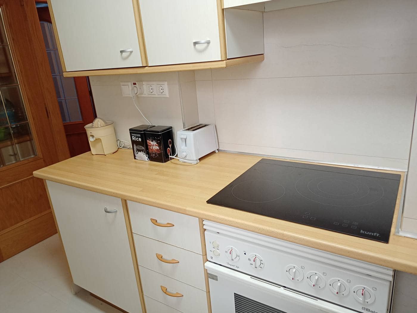 2 soveværelse Lejlighed til leje i Alicante by med garage - € 950 (Ref: 9882604)