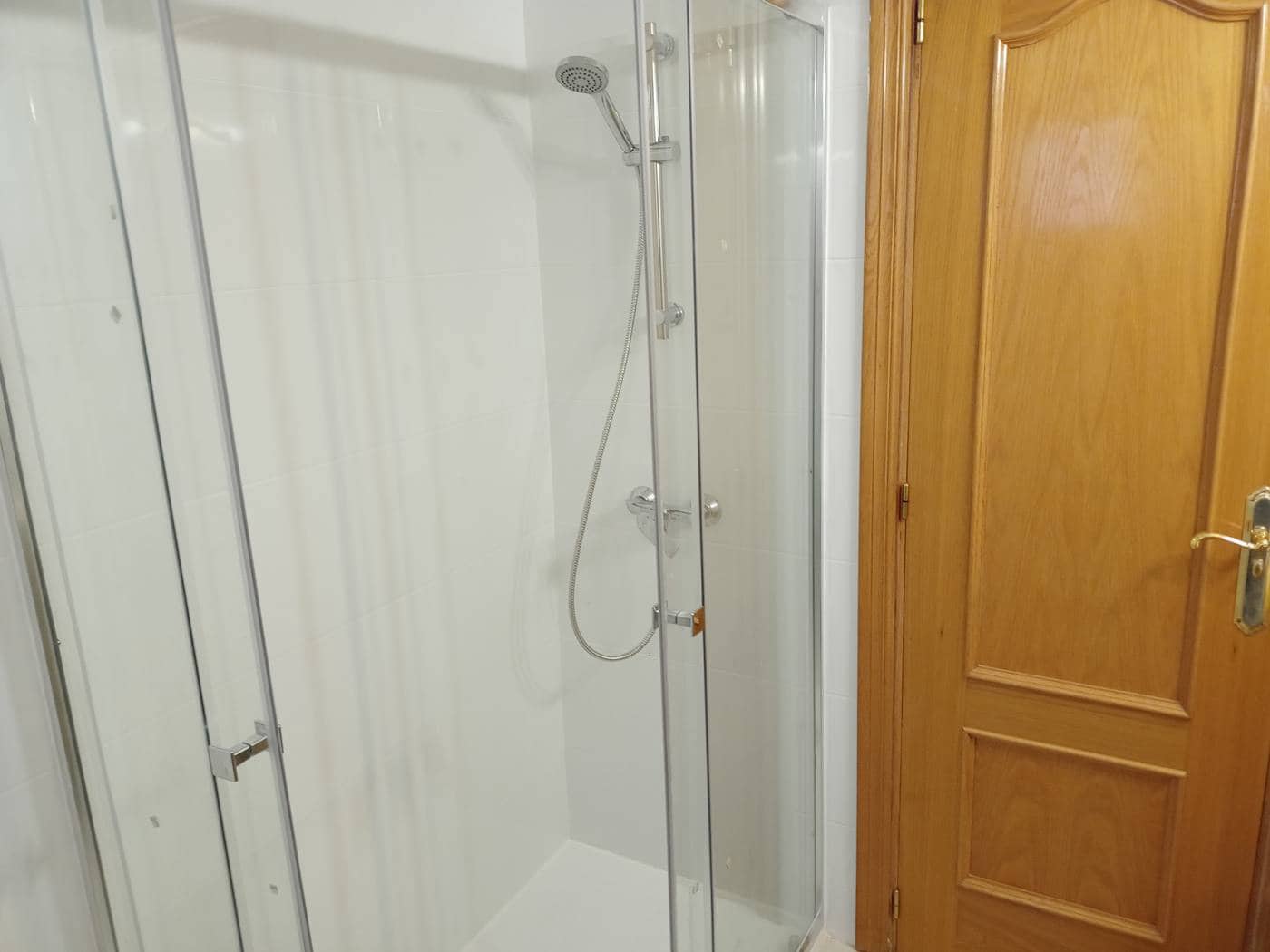 2 soveværelse Lejlighed til leje i Alicante by med garage - € 950 (Ref: 9882604)