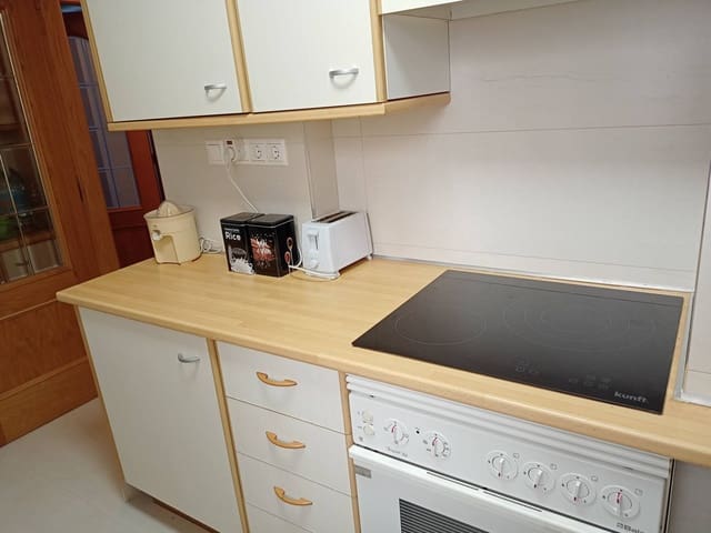 2 soveværelse Lejlighed til leje i Alicante by med garage - € 950 (Ref: 9882604)