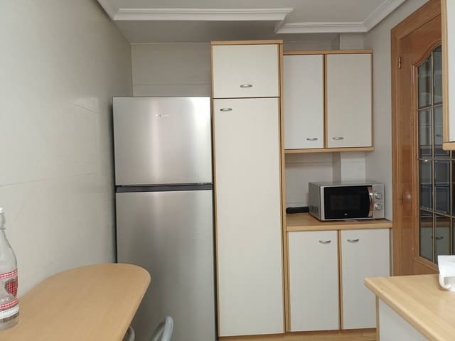 2 soveværelse Lejlighed til leje i Alicante by med garage - € 950 (Ref: 9882604)