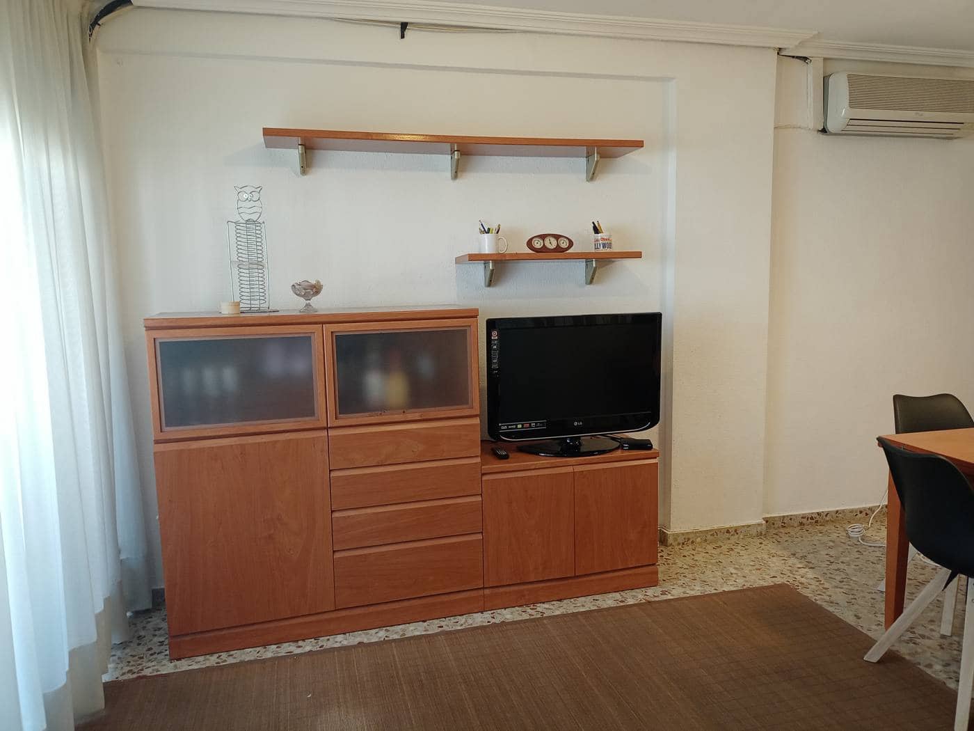 2 soveværelse Lejlighed til leje i Alicante by med garage - € 950 (Ref: 9882604)