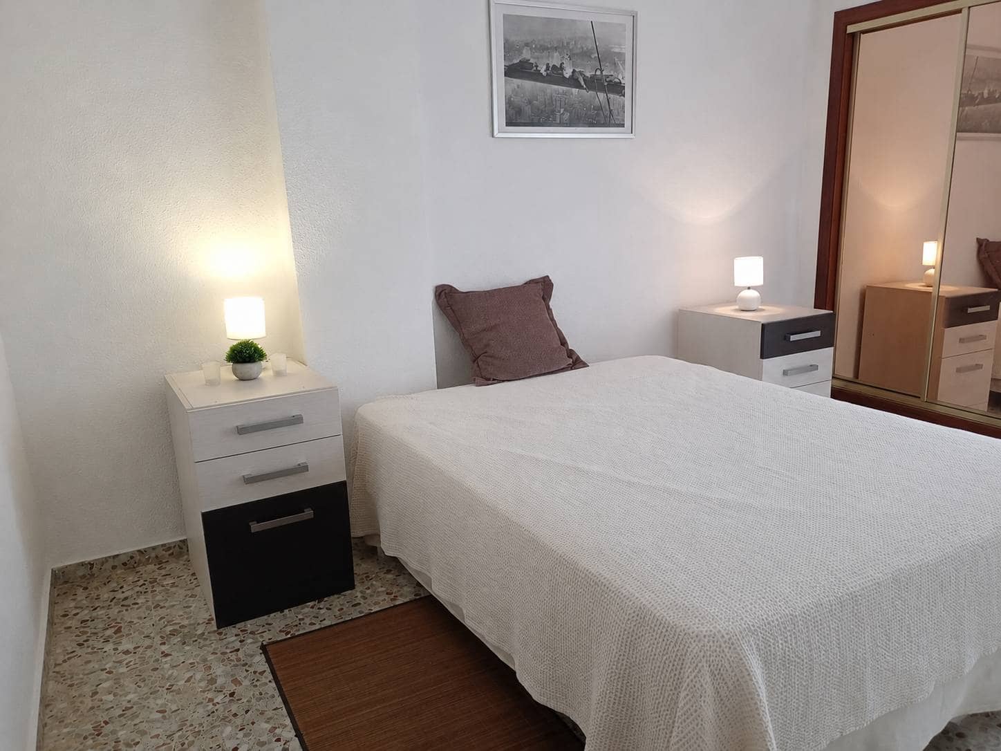2 soveværelse Lejlighed til leje i Alicante by med garage - € 950 (Ref: 9882604)