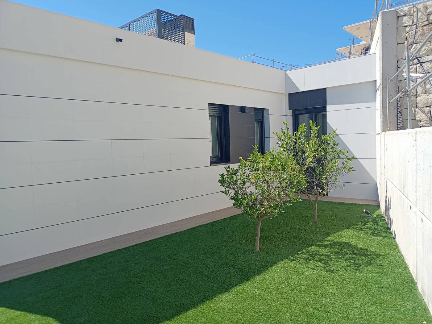 3 bedroom Villa for sale in Polop with pool garage - € 452,500 (Ref: 9940707)