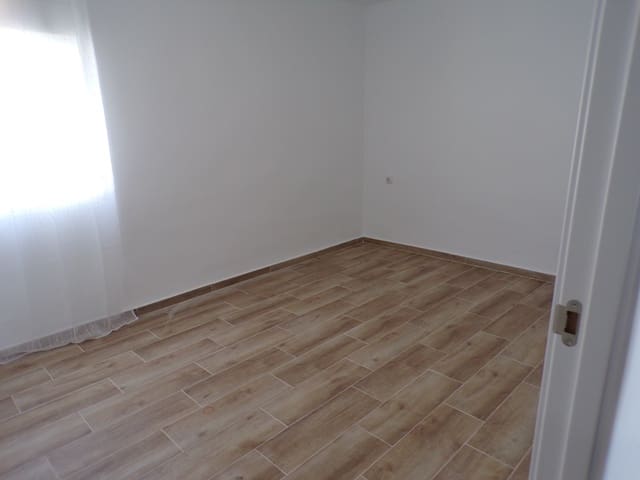 Lejlighed til salg i Virgen del Remedio - Parque lo Morant, Alicante by med garage - € 125.000 (Ref: 10138776)