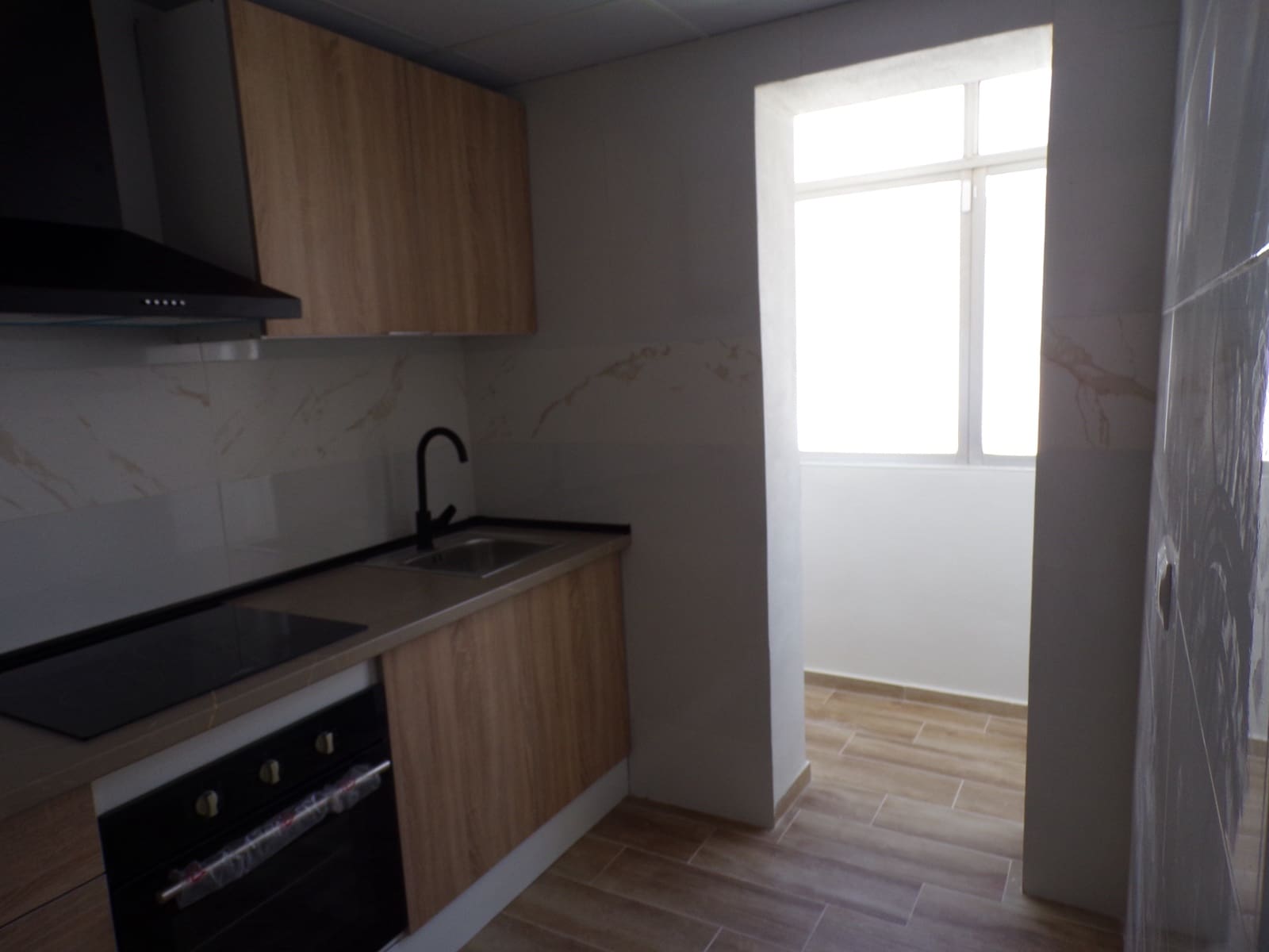 Lejlighed til salg i Alicante by med garage - € 125.000 (Ref: 10138776)
