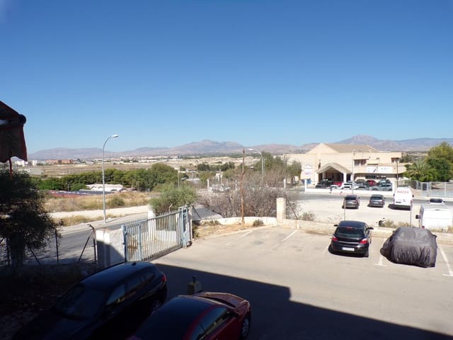3 soveværelse Lejlighed til salg i Juan XXIII, Alicante by med garage - € 140.000 (Ref: 10163784)