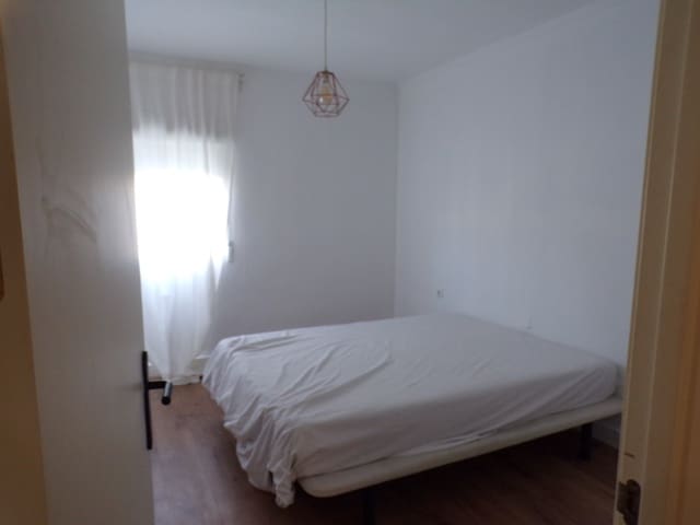 3 soveværelse Lejlighed til salg i Juan XXIII, Alicante by med garage - € 140.000 (Ref: 10163784)