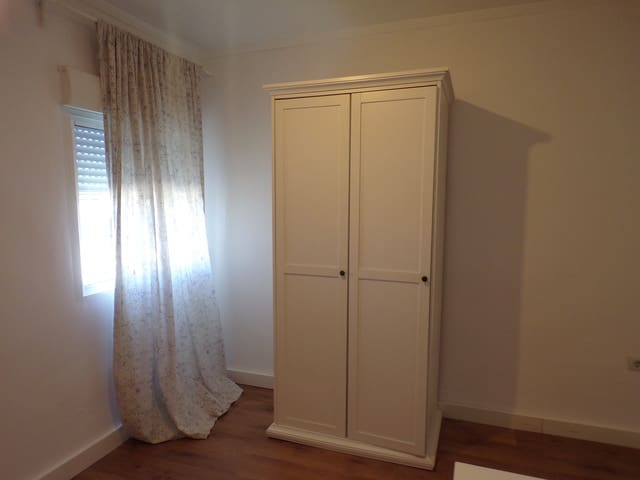 3 soveværelse Lejlighed til salg i Juan XXIII, Alicante by med garage - € 140.000 (Ref: 10163784)
