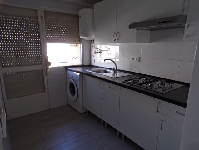 3 soveværelse Lejlighed til salg i Juan XXIII, Alicante by med garage - € 130.000 (Ref: 10163786)