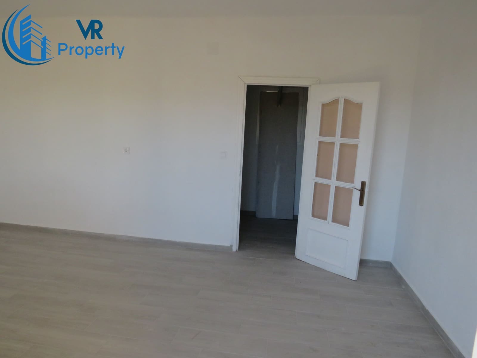 2 bedroom Flat for sale in Alicante / Alacant city - € 85,000 (Ref: 8279974)