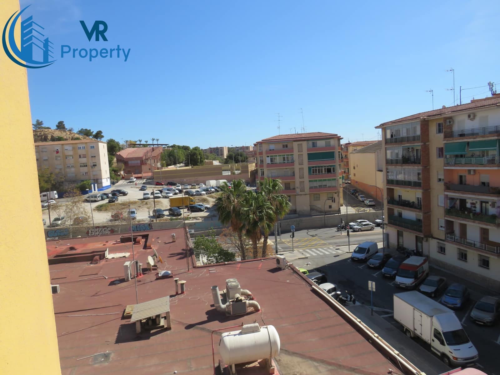 2 bedroom Flat for sale in Alicante / Alacant city - € 85,000 (Ref: 8279974)