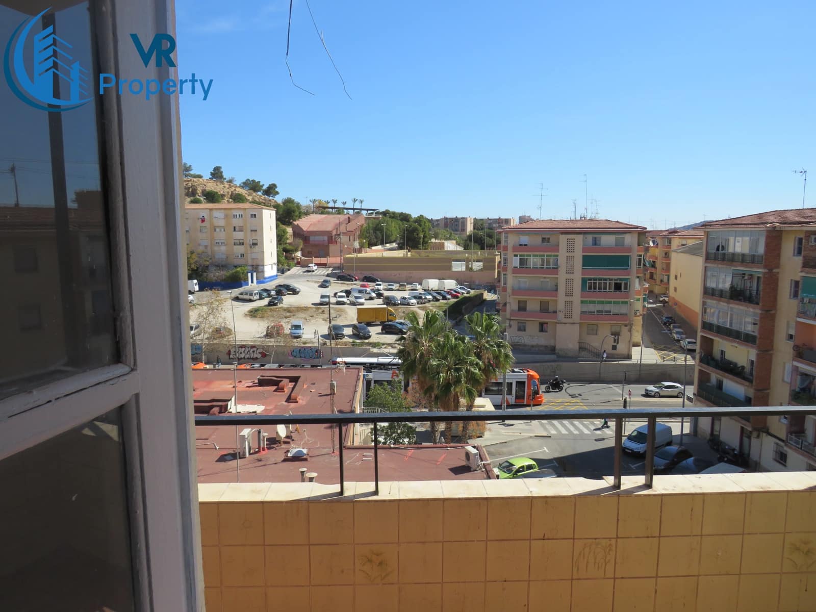 2 bedroom Flat for sale in Alicante / Alacant city - € 85,000 (Ref: 8279974)