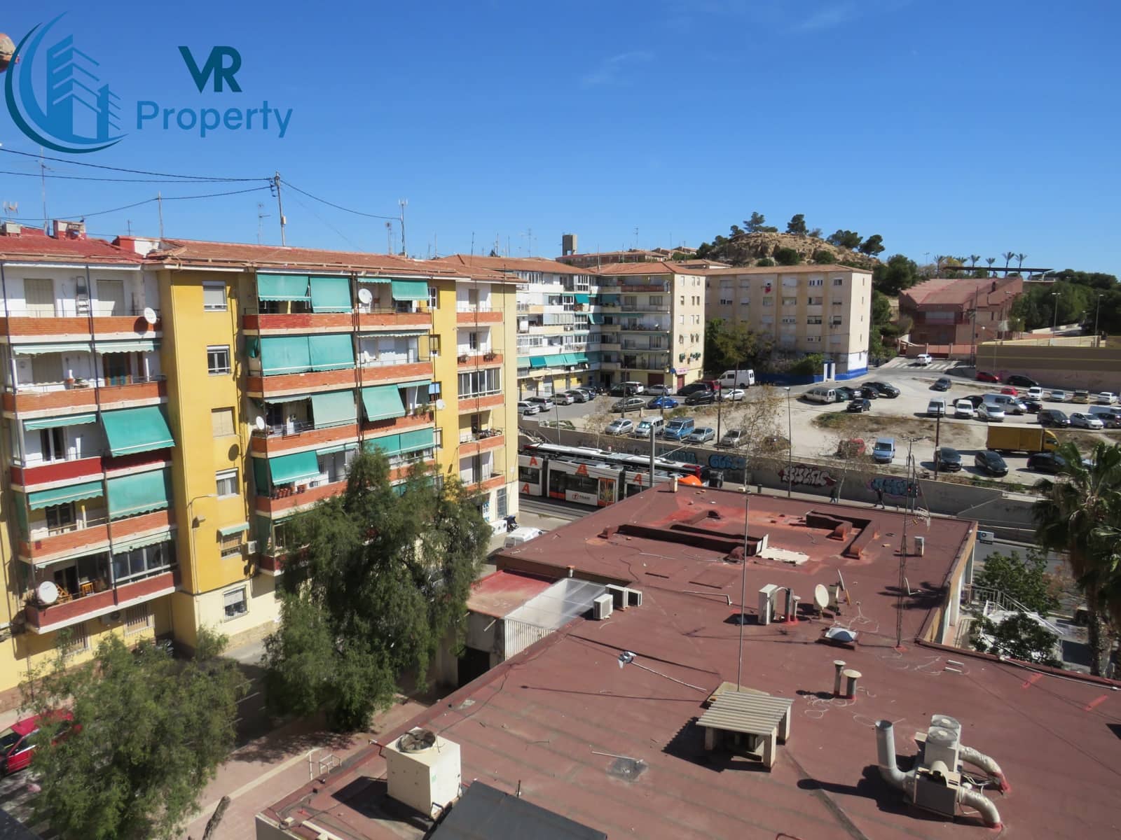 2 bedroom Flat for sale in Alicante / Alacant city - € 85,000 (Ref: 8279974)
