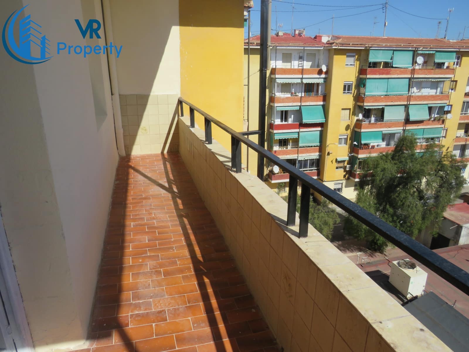 2 bedroom Flat for sale in Alicante / Alacant city - € 85,000 (Ref: 8279974)