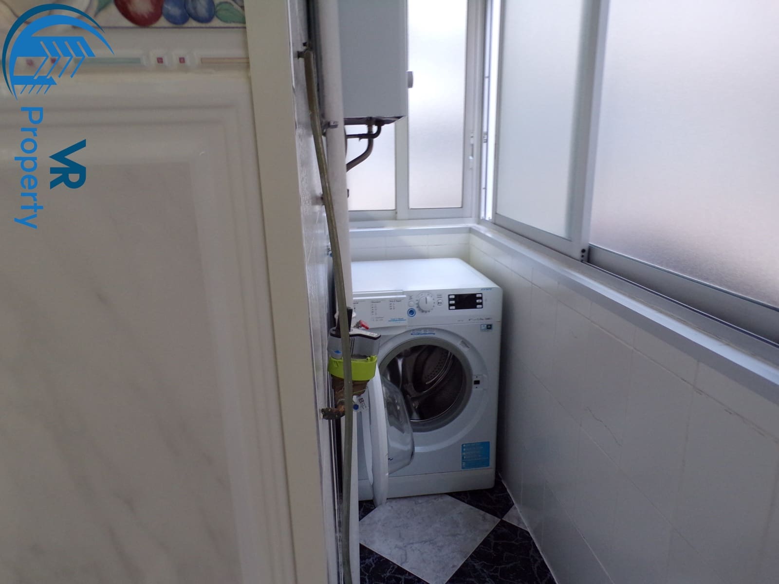 3 soveværelse Lejlighed til salg i Alicante by - € 96.000 (Ref: 8707344)