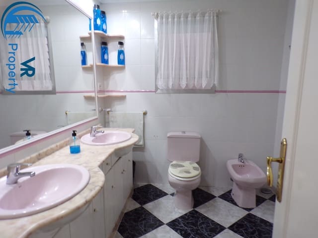 3 soveværelse Lejlighed til salg i Virgen del Remedio - Parque lo Morant, Alicante by - € 96.000 (Ref: 8707344)