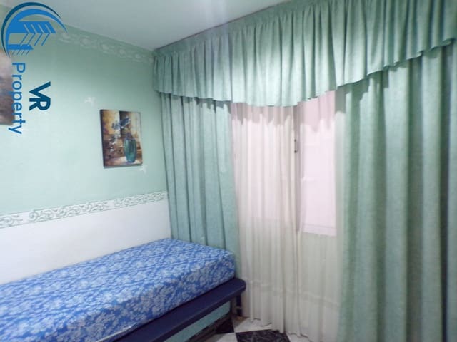 3 soveværelse Lejlighed til salg i Virgen del Remedio - Parque lo Morant, Alicante by - € 96.000 (Ref: 8707344)