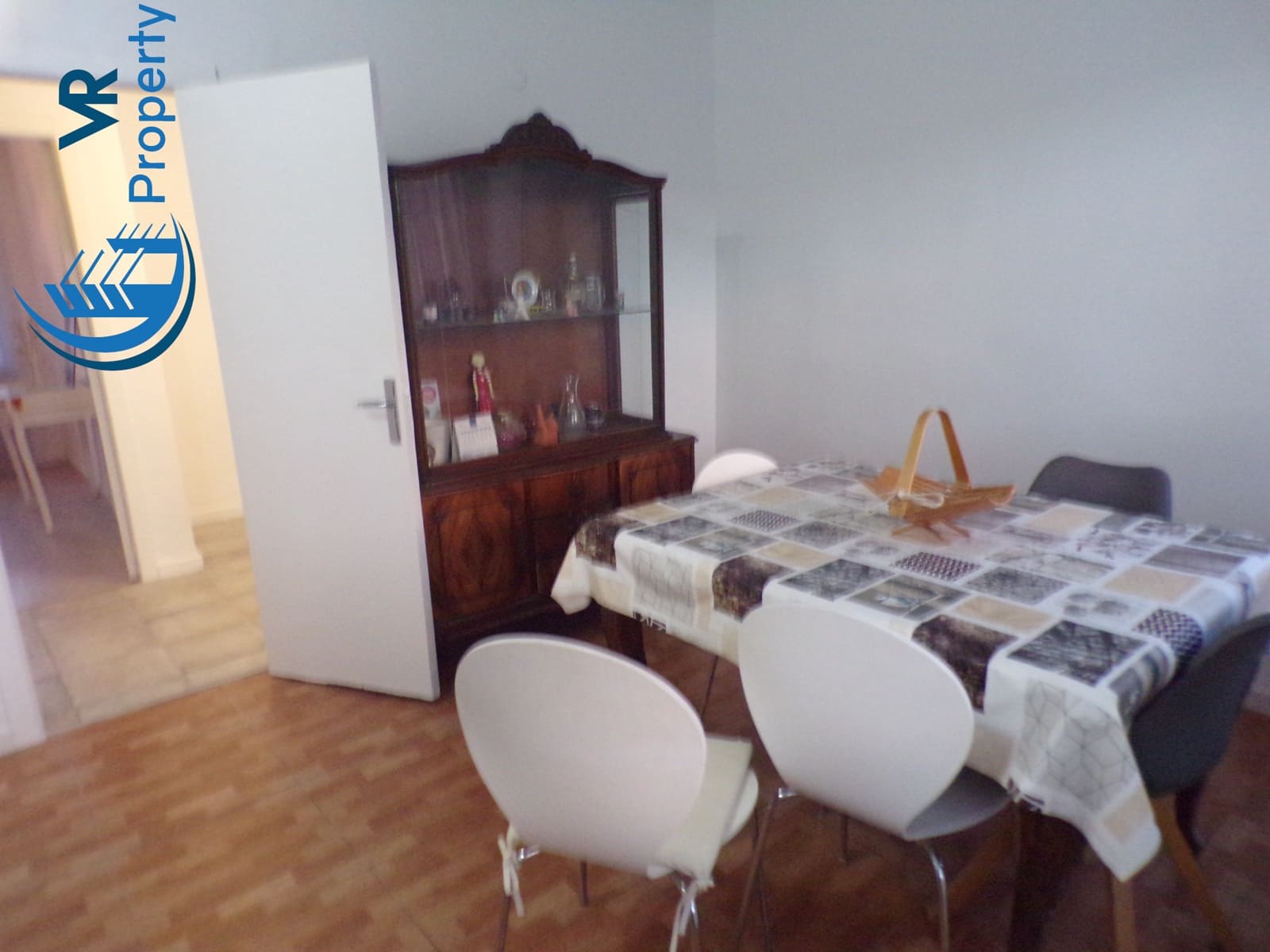 3 slaapkamer Appartement te koop in Alicante stad - € 80.000 (Ref: 8824046)