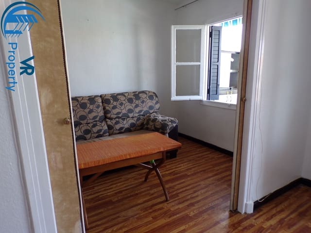 3 soveværelse Lejlighed til salg i Virgen del Remedio - Parque lo Morant, Alicante by - € 82.000 (Ref: 8824064)