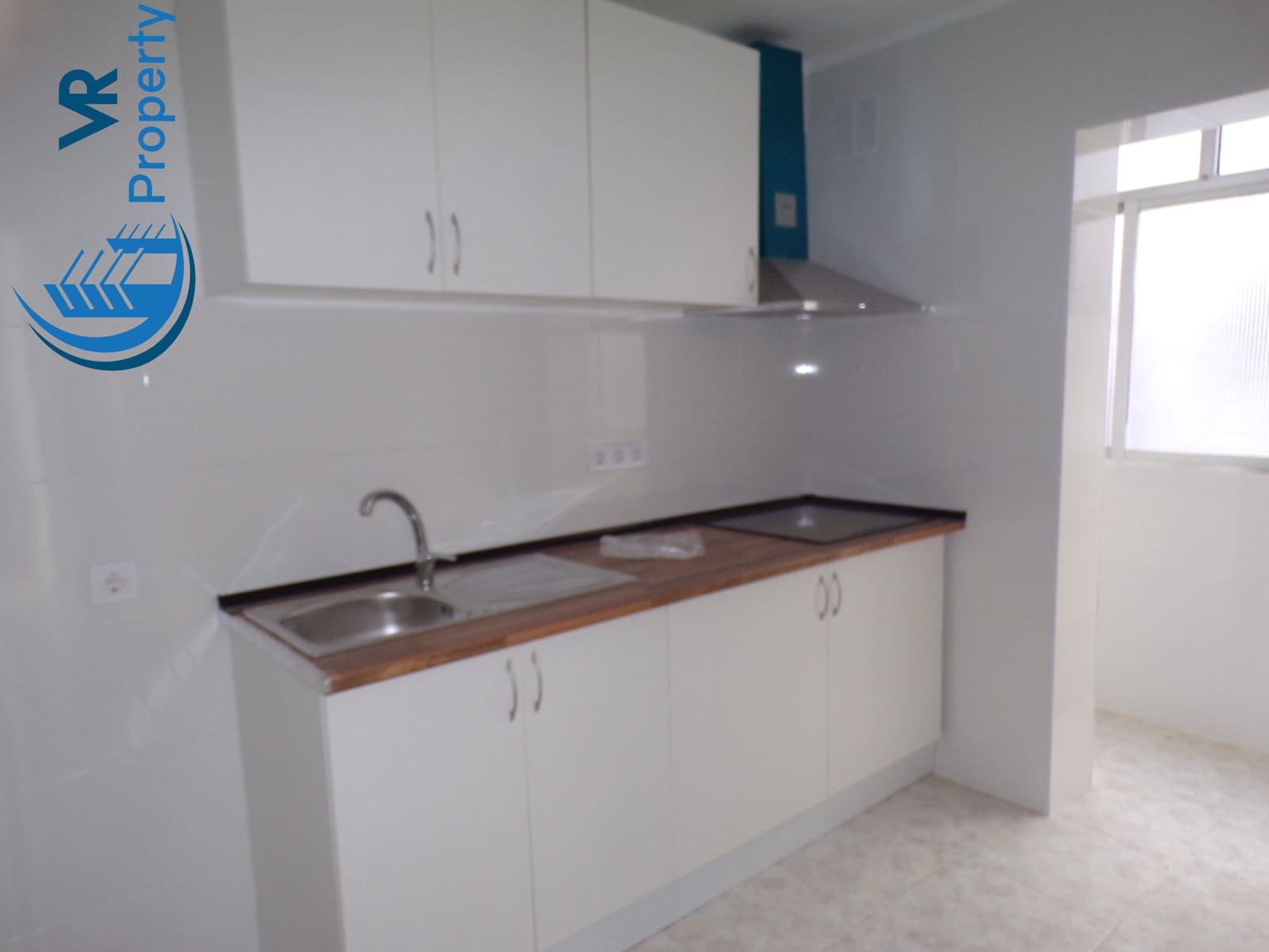 4 soveværelse Lejlighed til salg i Alicante by - € 99.000 (Ref: 8824076)