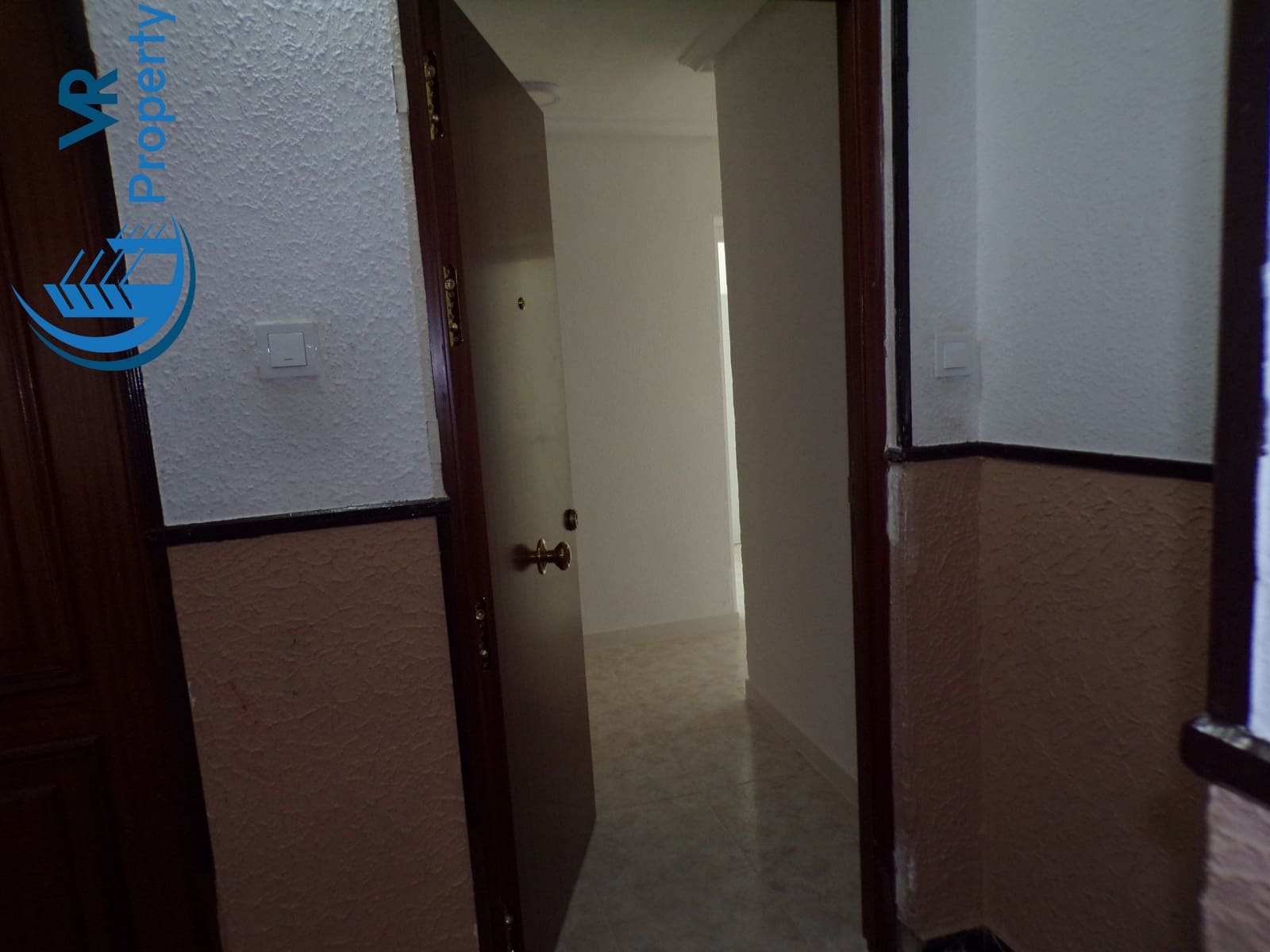 4 soveværelse Lejlighed til salg i Alicante by - € 99.000 (Ref: 8824076)