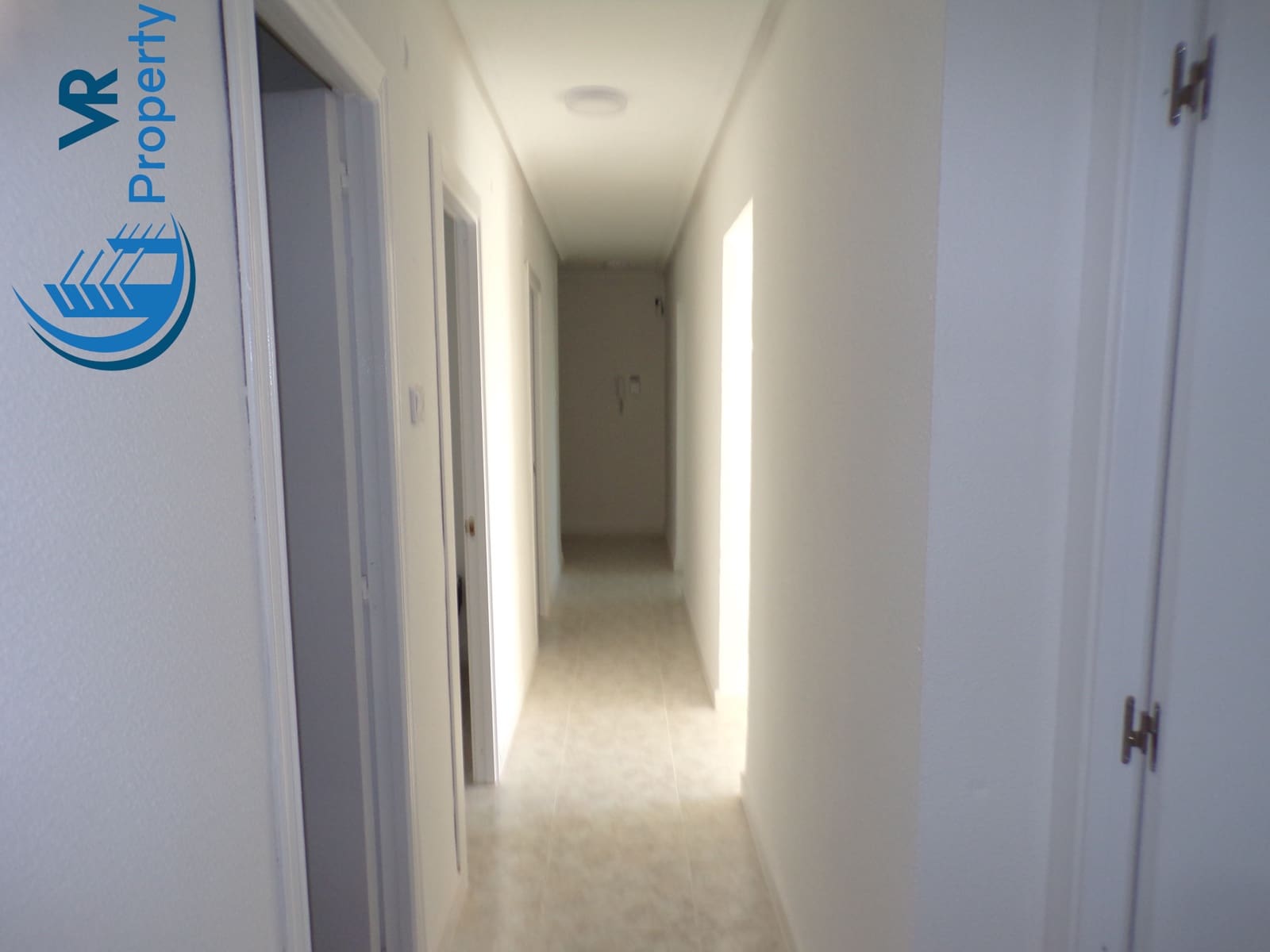 4 soveværelse Lejlighed til salg i Alicante by - € 99.000 (Ref: 8824076)