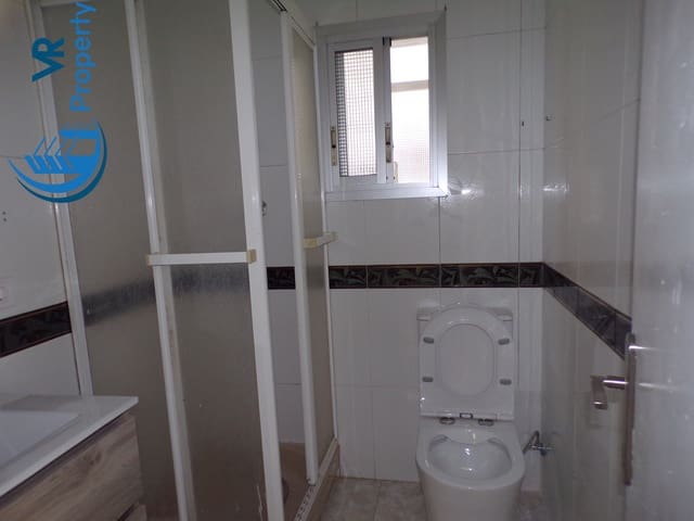 4 soveværelse Lejlighed til salg i Virgen del Remedio - Parque lo Morant, Alicante by - € 99.000 (Ref: 8824076)