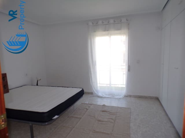 4 soveværelse Lejlighed til salg i Virgen del Remedio - Parque lo Morant, Alicante by - € 103.000 (Ref: 8824093)