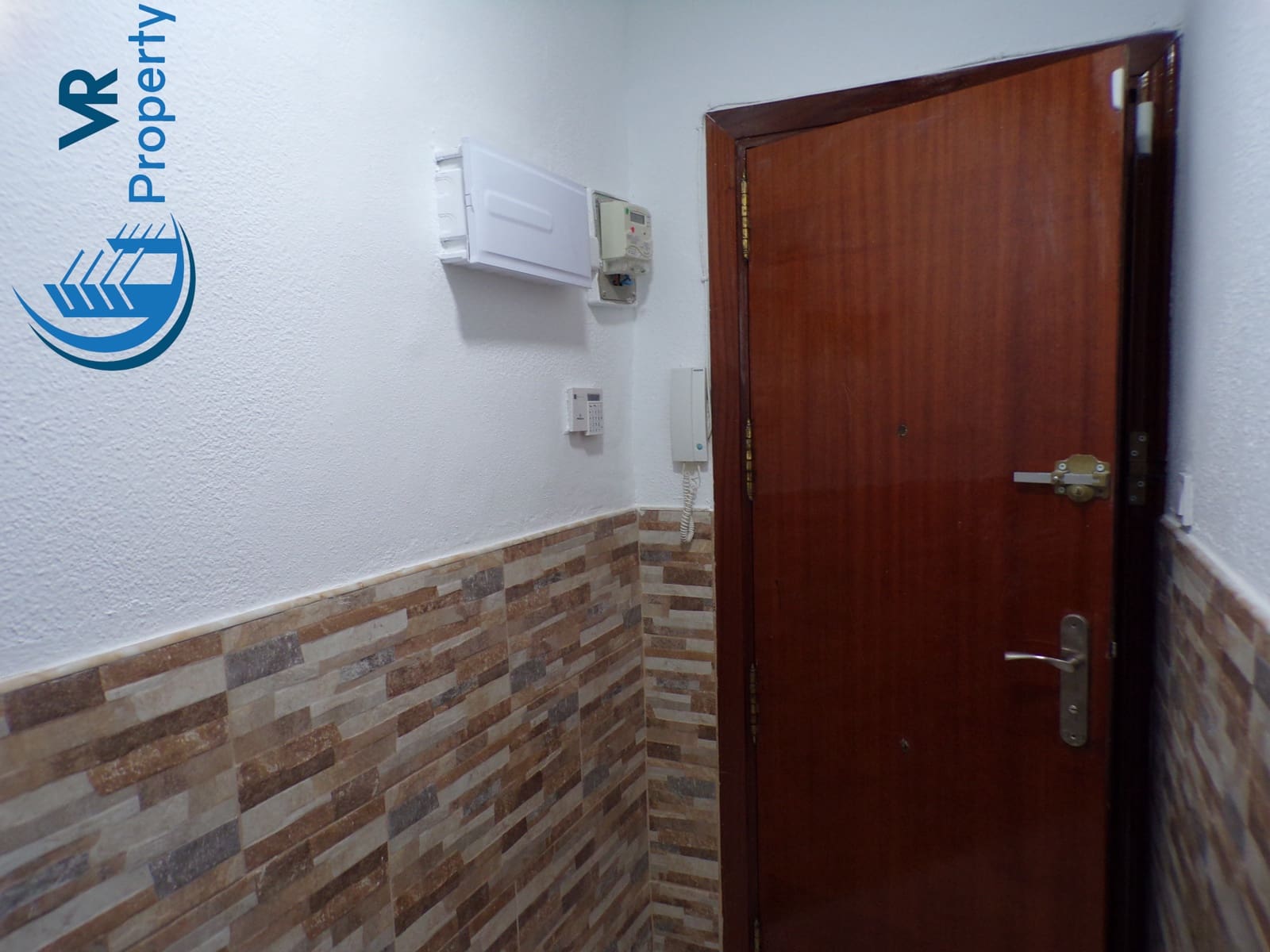 3 soveværelse Lejlighed til salg i Alicante by - € 98.000 (Ref: 8868556)