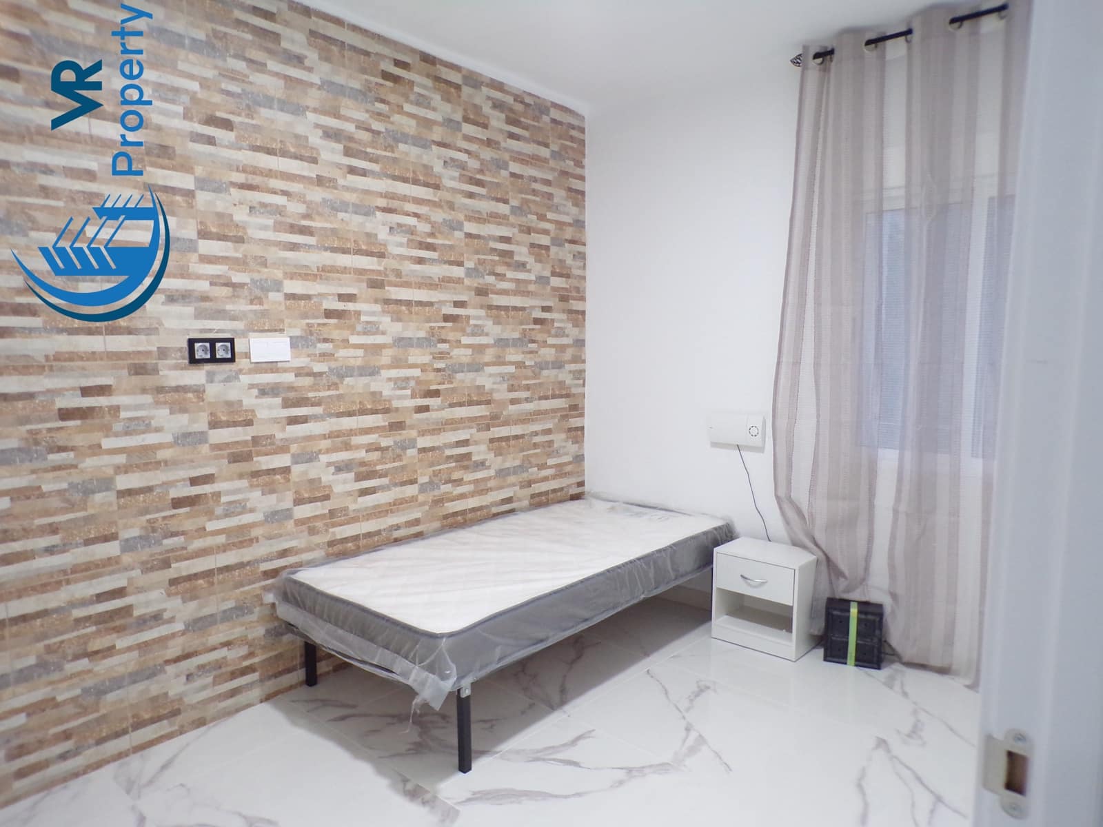 3 soveværelse Lejlighed til salg i Alicante by - € 98.000 (Ref: 8868556)