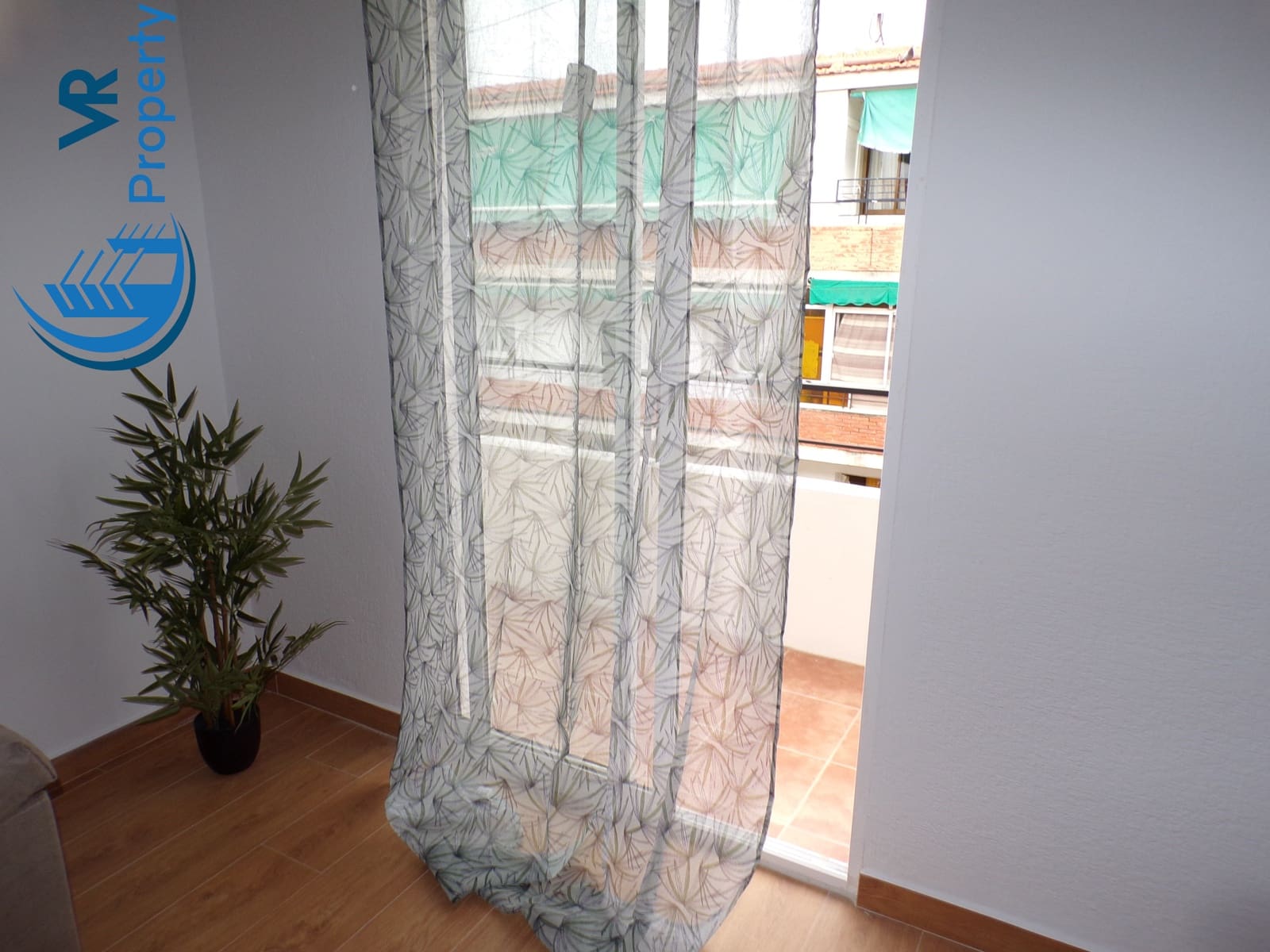 3 soveværelse Lejlighed til salg i Alicante by - € 99.000 (Ref: 8942234)