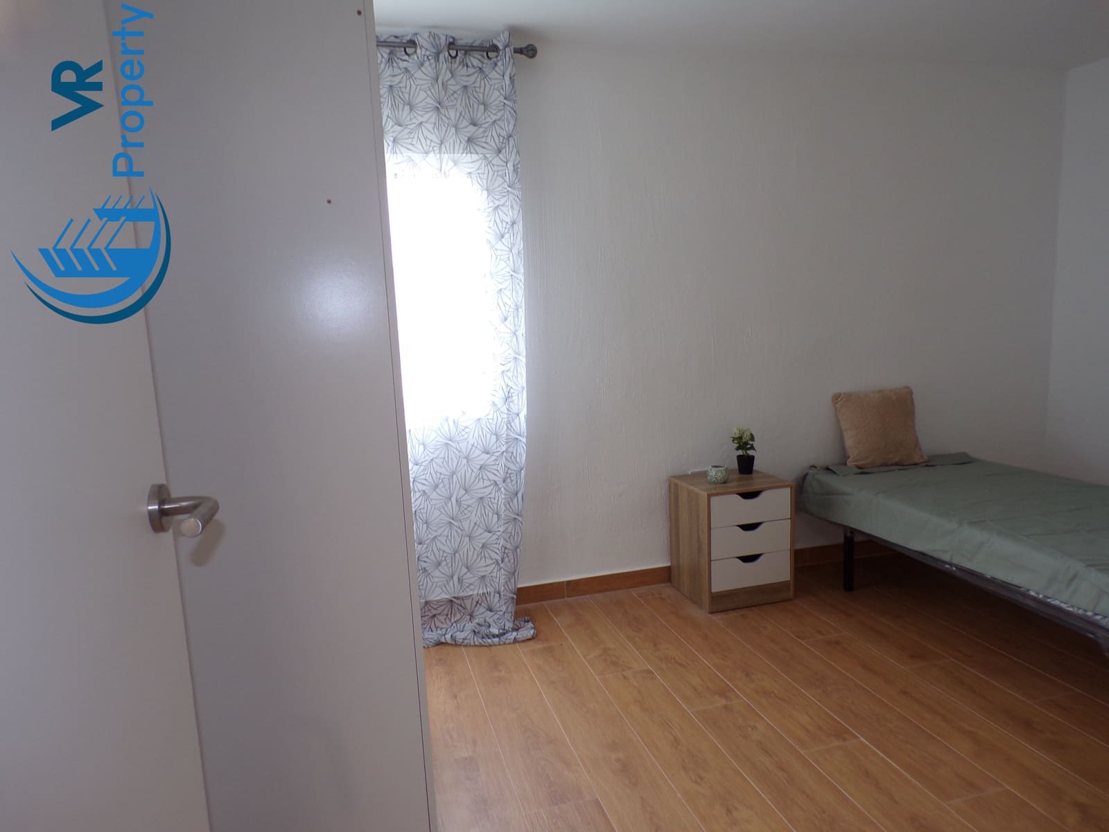 3 soveværelse Lejlighed til salg i Alicante by - € 99.000 (Ref: 8942234)