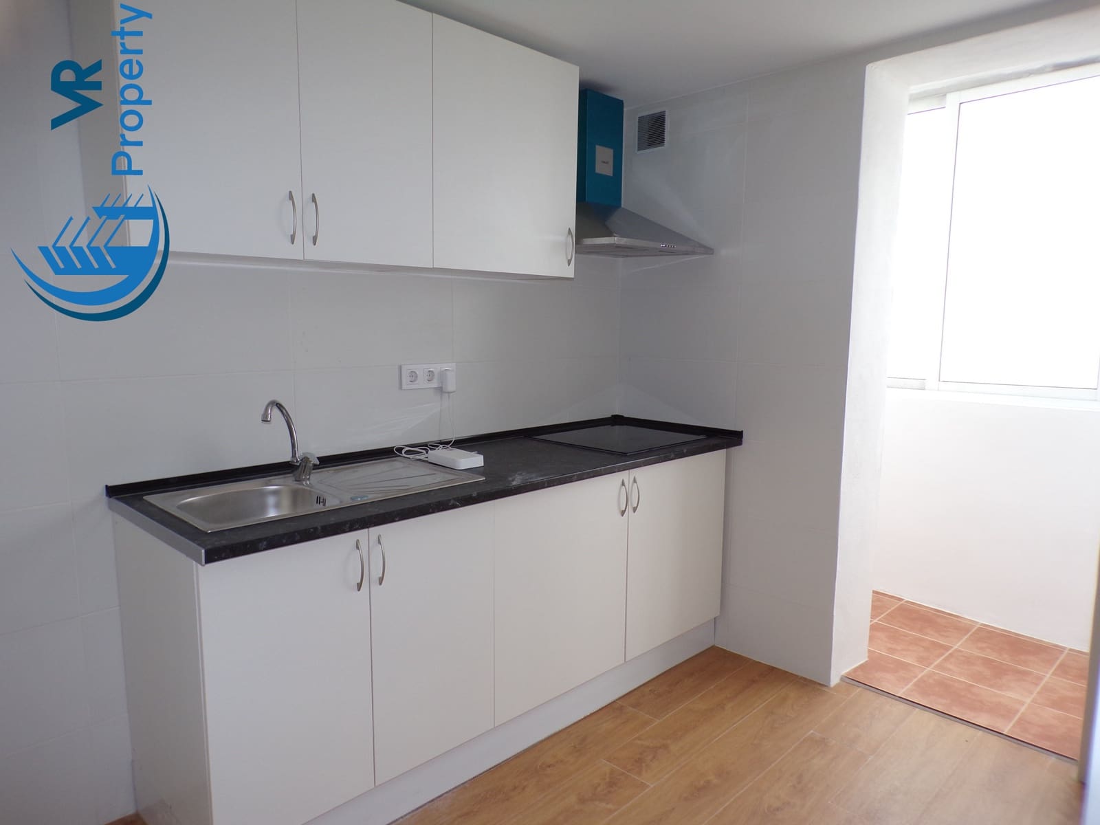 3 soveværelse Lejlighed til salg i Alicante by - € 99.000 (Ref: 8942234)