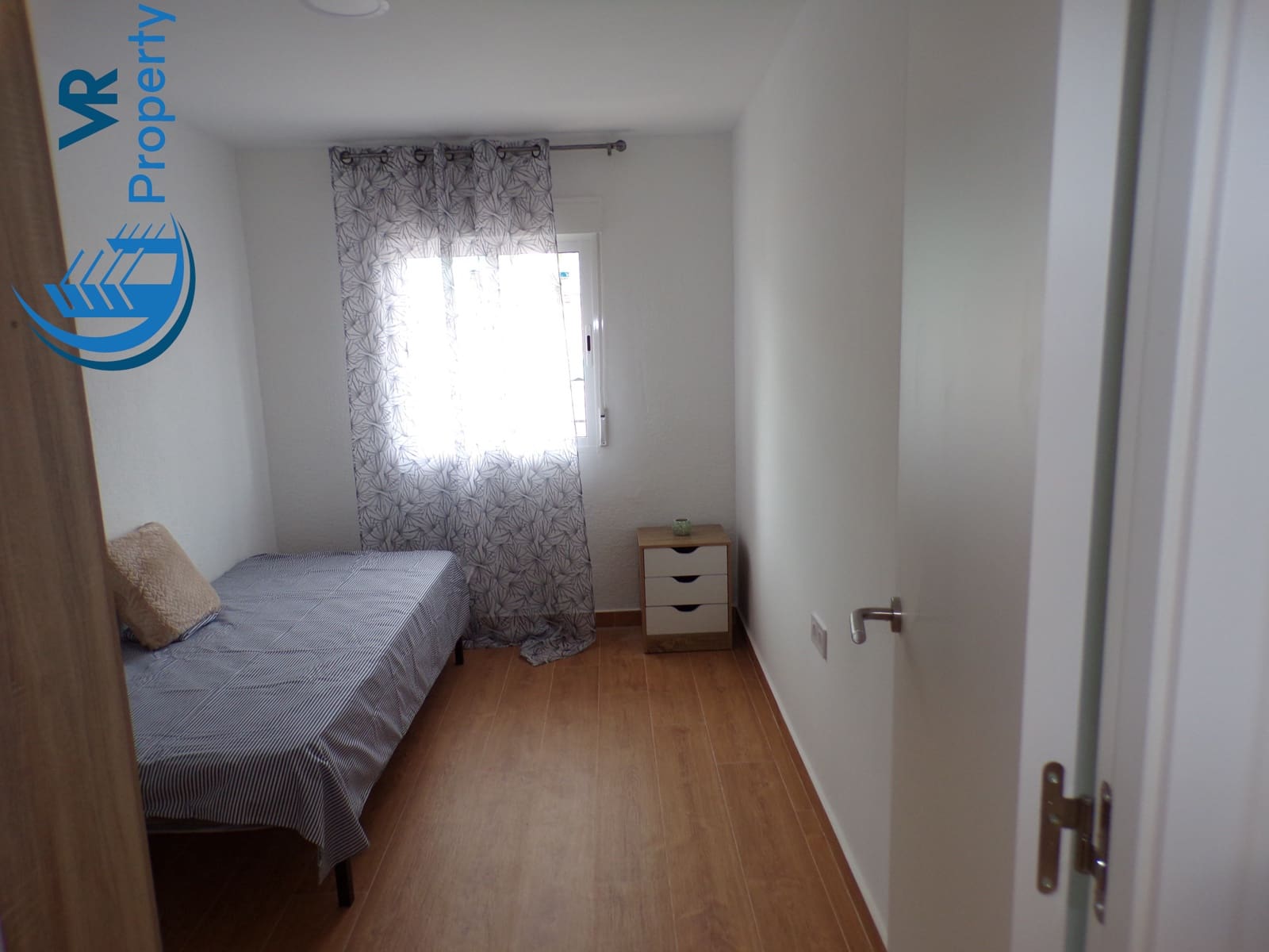 3 soveværelse Lejlighed til salg i Alicante by - € 99.000 (Ref: 8942234)